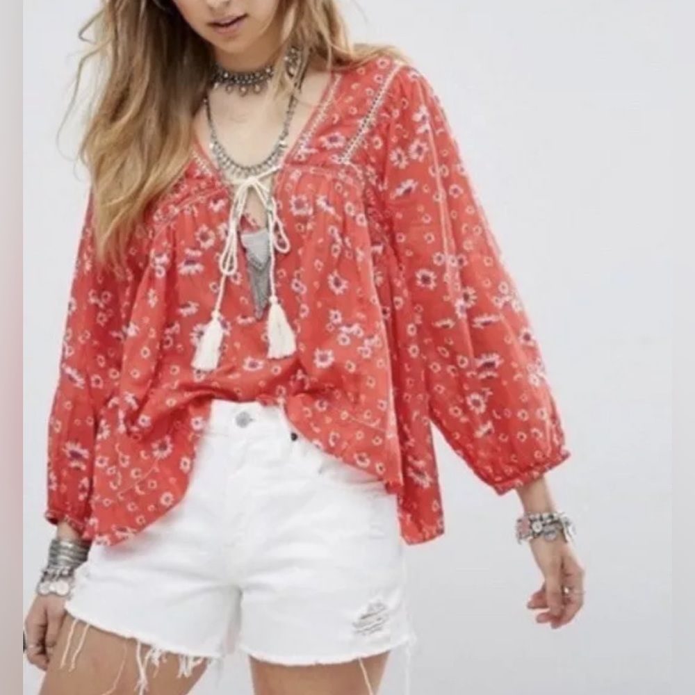 Free People Never a Dull Moment  Boho Peasant Floral Tassel‎ Blouse Size Small